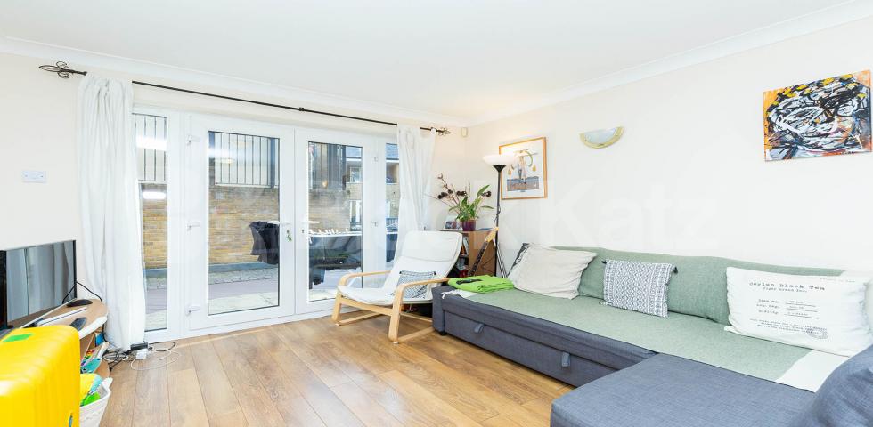 			1 Bedroom, 1 bath, 1 reception Apartment			 Ensign Street E1, Aldgate / tower Hill